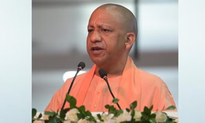 Ayodhya: CM Yogi ने दर्शनार्थियों की व्यवस्था की समीक्षा, बोले- "सभी को दर्शन सुगम करना हमारा कर्तव्य"