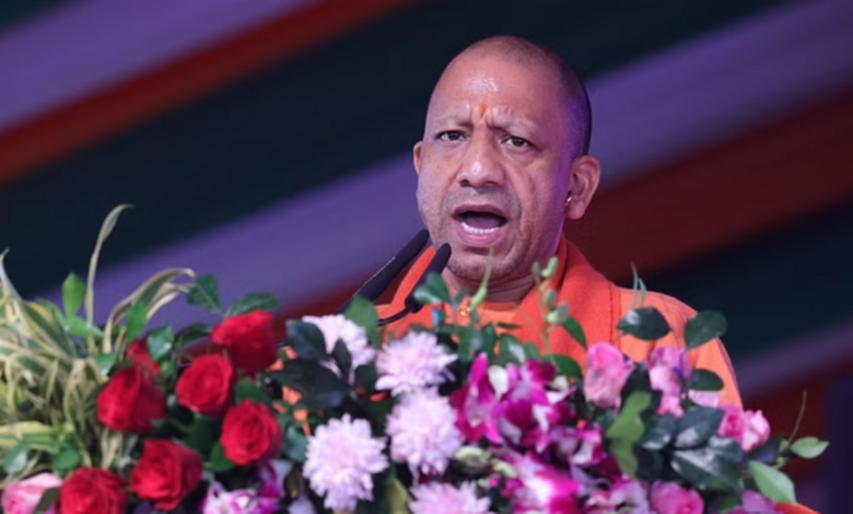 UP: CM Yogi ने गणतंत्र दिवस पर विद्वेष फैलाने वालों पर कड़ी कार्रवाई करने के निर्देश दिए, DGP ने भी जारी किए निर्देश